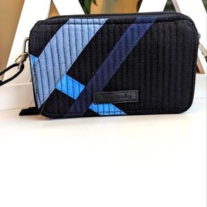 Vera Bradley All In One Crossbody Wristlet Clutch Wallet Like New